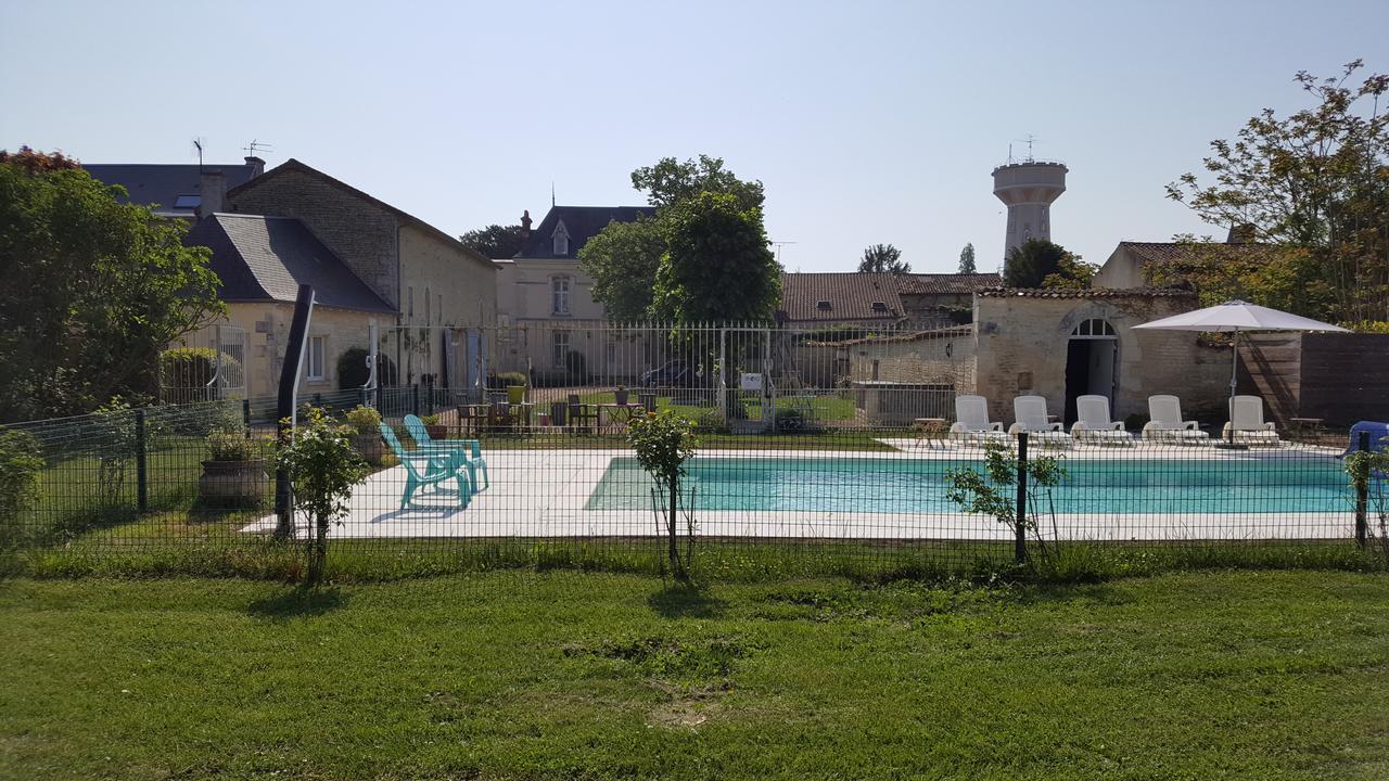 Neuville-du-Poitou ラ ロズレ Bed & Breakfast エクステリア 写真